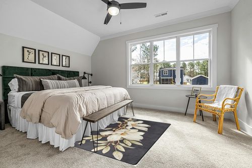 DNOVING Large Non-Slip Area Rug 5x7ft Decorative Fluffy Rug for Living Room, Bedroom, Office, Dining Room Rubber Backed, Stylized White Magnolia Design in Grey Traditional Bedroom with King Bed
