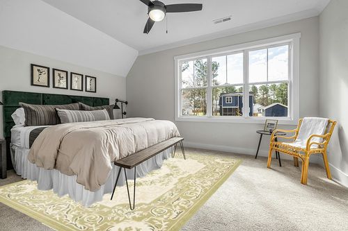 SAFAVIEH Courtyard Collection 9' x 12' Cream / Green CY7208 Indoor/ Outdoor Splashproof Easy Scrubbing Patio Backyard Mudroom Area Rug in Grey Traditional Bedroom with King Bed