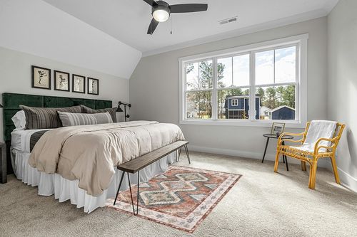 Area Rug Living Room Rugs - 5x7 Large Machine Washable Boho Thin Carpets Vintage Tribal Anti Slip Backing Carpet for Under Dining Table Bedroom Farmhouse Home Office Red in Grey Traditional Bedroom with King Bed