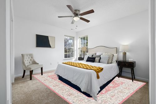 SAFAVIEH Glamour Collection Area Rug - 9' x 12', Pink & Beige, Handmade Wool, Ideal for High Traffic Areas in Living Room, Bedroom (GLM628U) in White and Yellow Modern Bedroom