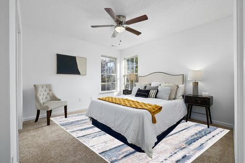 Safavieh Bayside Collection Area Rug - 9' x 12', Blue & Gold, Modern Design, Non-Shedding & Easy Care, Machine Washable Ideal for High Traffic Areas in Living Room, Bedroom (BAY130M) in White and Yellow Modern Bedroom