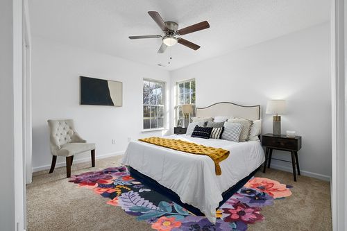 Restoration and Renovation Handmade Flower Multicoloured Irregular Area Rug 100% Imported Blended Wool Floral Area Rug (Navy, 9x6 ft) in White and Yellow Modern Bedroom