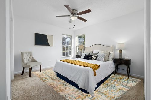 Mat The Basics Torrance Area Rug (9' x 12', Aqua/Orange) in White and Yellow Modern Bedroom