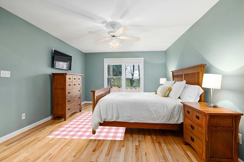 Pink Buffalo Plaid Rug, Fluffy Pink Rug Plush Area Rug, Pink and White Rug, Checkered Rug Living Room Rugs, Area Rugs for Kids Room & Bedroom Decor, Rugs for Living Room, Carpet 5x7ft Rugs for Bedroom in Teal and Orange Wood Bedroom