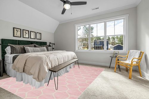Unique Loom Trellis Frieze Collection Area Rug - Rounded (9' x 12' 2", Light Pink/ Ivory) in Grey Traditional Bedroom with King Bed