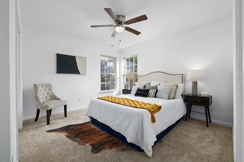 Tomtom Cowhides Brindle Dark Cowhide Rug 100% Natural Leather Rugs 7' x '6 in White and Yellow Modern Bedroom