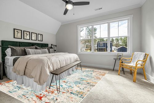 SAFAVIEH Madison Collection Area Rug - 9' x 12', Cream & Orange, Modern Abstract Design, Non-Shedding & Easy Care, Ideal for High Traffic Areas in Living Room, Bedroom (MAD478B) in Grey Traditional Bedroom with King Bed