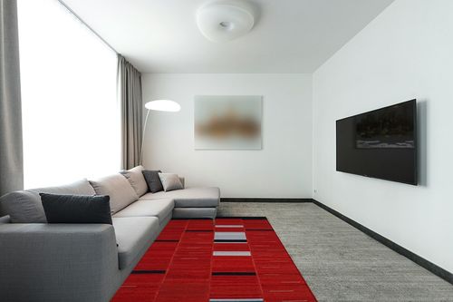 SAFAVIEH Kilim Collection Area Rug - 5' x 8', Red, Handmade Flat Weave Wool, Ideal for High Traffic Areas in Living Room, Bedroom (KLM814A) in Modern Living Room with Grey Couch