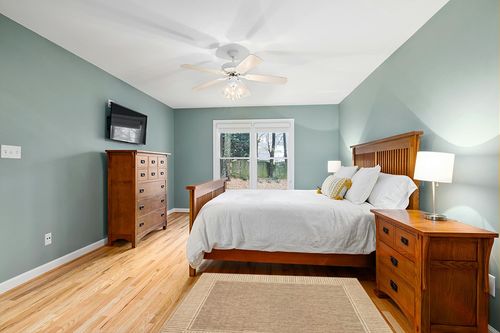 nuLOOM Asha Simple Border Indoor/Outdoor Area Rug, 3' 6" x 5', Light Brown in Teal and Orange Wood Bedroom
