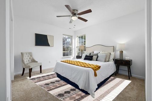 SAFAVIEH Natura Collection Area Rug - 8' x 10', Ivory & Black, Handmade Moroccan Boho Farmhouse Rustic Tassel Wool, Ideal for High Traffic Areas in Living Room, Bedroom (NAT292Z) in White and Yellow Modern Bedroom