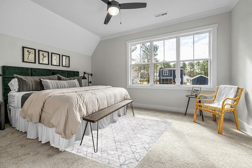 nuLOOM Regan Modern Geometric Machine Washable Area Rug, 5x8, Light Grey in Grey Traditional Bedroom with King Bed