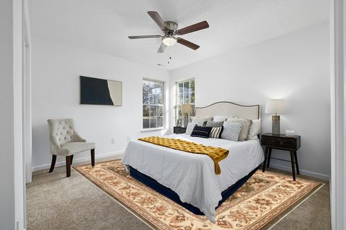 SAFAVIEH Lyndhurst Collection Area Rug - 9' x 12', Sage & Ivory, Traditional Oriental Design, Non-Shedding & Easy Care, Ideal for High Traffic Areas in Living Room, Bedroom (LNH212C) in White and Yellow Modern Bedroom