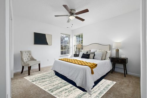 SAFAVIEH Hudson Shag Collection Area Rug - 6' x 9', Ivory & Green, Modern Design, Non-Shedding & Easy Care, 2-inch Thick Ideal for High Traffic Areas in Living Room, Bedroom (SGH206Y) in White and Yellow Modern Bedroom