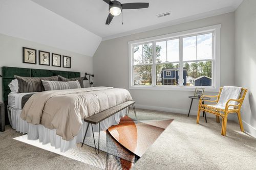 SAFAVIEH Hollywood Collection Area Rug - 8' x 10', Grey & Orange, Mid-Century Modern Design, Non-Shedding & Easy Care, Ideal for High Traffic Areas in Living Room, Bedroom (HLW715P) in Grey Traditional Bedroom with King Bed