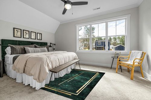 Luxury Emerald Green Gold Geometric Lines Area Rug, Non Slip Noise Reduction Kids Rugs, for Room Sofa Living Room Mat Bedroom Home Decor Floor Mats,6 x 8ft in Grey Traditional Bedroom with King Bed