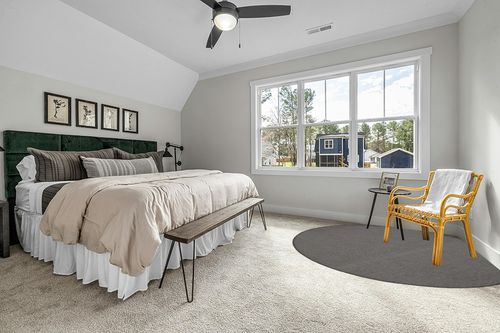 Nourison Positano Indoor/Outdoor Charcoal 8' x round Area Rug, Easy Cleaning, Non Shedding, Bed Room, Living Room, Dining Room, Backyard, Deck, Patio (8 Round) in Grey Traditional Bedroom with King Bed