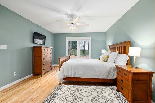 JONATHAN Y MOH200A-4 Amir Moroccan Beni Souk Indoor Area-Rug Bohemian Farmhouse Rustic Geometric Easy-Cleaning Bedroom Kitchen Living Room Non Shedding, 4 X 6, Cream,Black in Teal and Orange Wood Bedroom