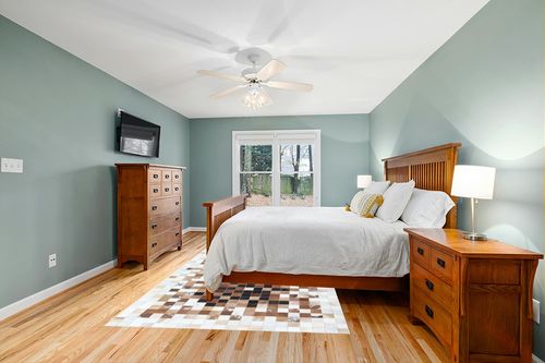 Cowhide Brown Patchwork Home Decorative Area Rug & Carpet Hand Made Cow Leather Hair (6'x9') in Teal and Orange Wood Bedroom