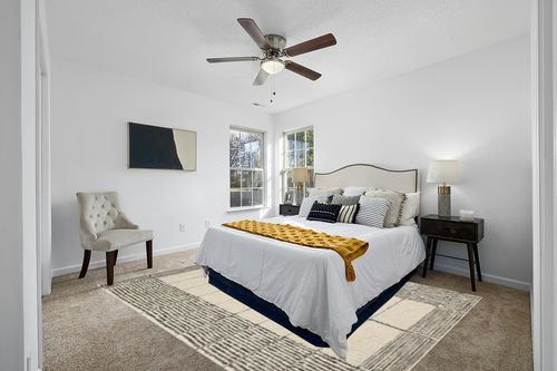 Chris Loves Julia x Loloi 7'9" 9'9" Cream/Black Large Francis FRA-02 Area Rug in White and Yellow Modern Bedroom