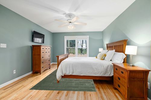 Revival Rugs Shell 6'7"x9' Machine Washable Area Rug for Living Room Bedroom - 100% Recycled Oeko-TEX Certified, Medium Pile, Green in Teal and Orange Wood Bedroom