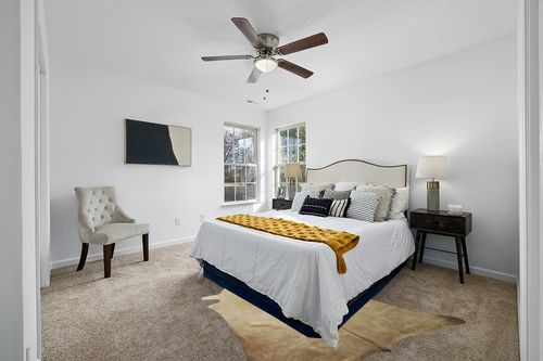 Tomtom Cowhides Butter Blonde Cowhide Rug 6x6 in White and Yellow Modern Bedroom