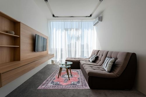 JONATHAN Y WSH201B-5 Bausch Bohemian Distressed Chenille Machine-Washable Indoor Area Rug, Classic, Mid-Century, Rustic for Bedroom,Kitchen,Living Room,Non Shedding,Easy-Washing, Pink, 5 X 8 in Grey Living Room with Brown Couch