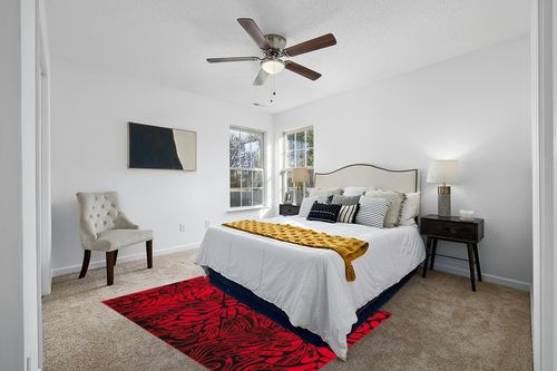 Antep Rugs Floral 5x7 Abstract Indoor Area Rug Siesta (Red Black, 5'3" x 7') in White and Yellow Modern Bedroom