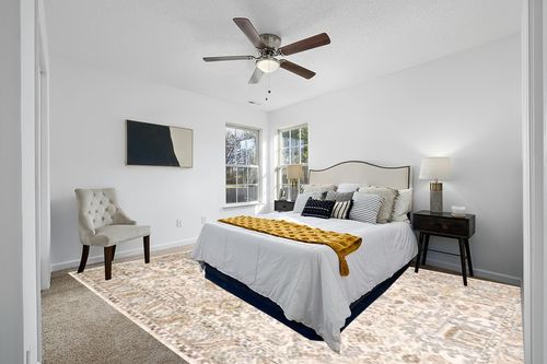 Loloi Teagan Collection 9'-9" x 13'-6" Area Rug in Ivory/Sand - Large Area Rug, Soft Neutral Rug, High-Traffic Area Rug for Living Room, Bedroom, Home Office, Dining Area in White and Yellow Modern Bedroom