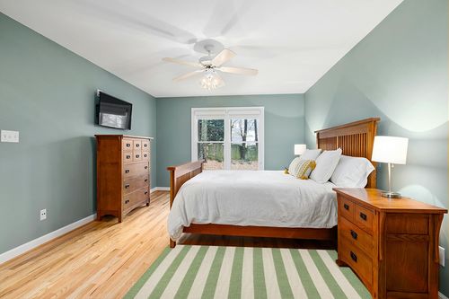 Eyely BMS203D-4 Santa Monica Negril Two-Tone Wide Stripe Indoor/Outdoor Area Rug Modern;Coastal;Rustic, Bedroom, Kitchen, Backyard, Patio, Easy-Cleaning, Non-Shedding, 4 X 6, Green/Cream in Teal and Orange Wood Bedroom