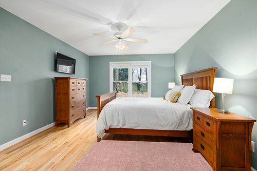 Eyely UES100P-4 Supersoft Haze Solid Low-Pile Indoor Area Rug Casual;Contemporary;Solid;Traditional, Bedroom, Kitchen, Living Room, Easy-Cleaning, Non-Shedding, 4 X 6, Pink in Teal and Orange Wood Bedroom