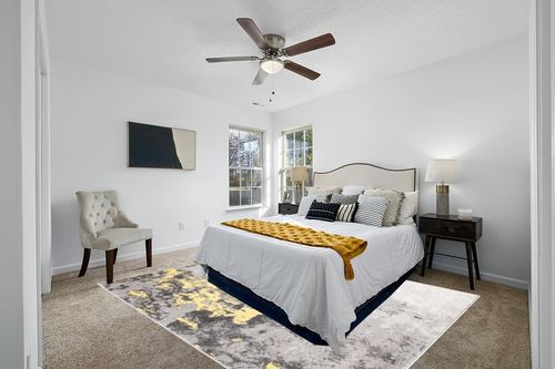 SAFAVIEH Adirondack Collection Area Rug - 8' x 10', Grey & Yellow, Modern Abstract Design, Non-Shedding & Easy Care, Ideal for High Traffic Areas in Living Room, Bedroom (ADR134H) in White and Yellow Modern Bedroom