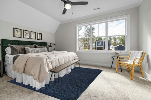 JONATHAN Y SEU100C-8 Haze Solid Low-Pile Indoor Area-Rug Casual Contemporary Solid Traditional Easy-Cleaning Bedroom Kitchen Living Room Non Shedding, 8 ft x 10 ft, Navy in Grey Traditional Bedroom with King Bed