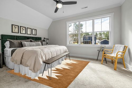 Eyely HSW110A-8 Machine Washable Chayton Minimalist Geometric Indoor Area Rug Southwestern;Bohemian;Modern;Casual, Bedroom, Kitchen, Living Room, Easy-Cleaning, Non-Shedding, 8 X 10, Rust/Cream in Grey Traditional Bedroom with King Bed