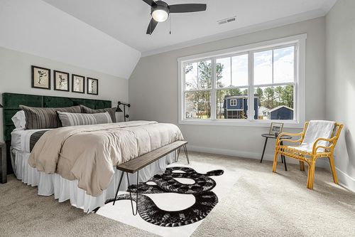nuLOOM Thomas Paul Serpent Area Rug, 5x8, Black and White in Grey Traditional Bedroom with King Bed
