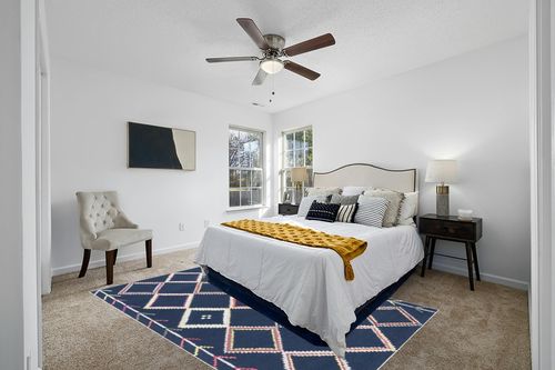 SAFAVIEH Bellagio Collection 6' x 9' Navy / Multi BLG563N Handmade Moroccan Boho Premium Wool Area Rug in White and Yellow Modern Bedroom