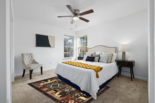 ‎Brown ‎Rustic ‎Fade Resistant, Stain Resistant ‎Kitchen, Bedroom ‎Area Rug in White and Yellow Modern Bedroom