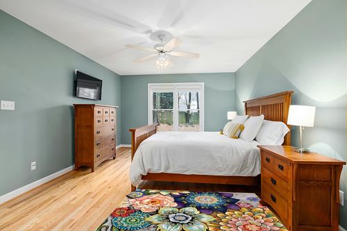 Modern Floral Flower Area Rugs 4x6 for Bedroom Living Room Colorful Vintage Boho Large Entryway Throw Rug Non-Slip Machine Washable Floor Carpet for Home Decor (4’X 6’, Floral) in Teal and Orange Wood Bedroom