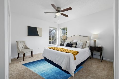 Wonnitar Modern Ombre Washable 5x7 Area Rugs,Large Blue Rug for Bedroom,Non-Shedding Living Room Throw Rug,Non-Slip Abstract Dining Room Floor Carpet for Bedside Kids Room Office in White and Yellow Modern Bedroom