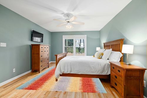 SAFAVIEH Windsor Collection Area Rug - 8' x 10', Yellow & Purple, Shabby Chic Boho Distressed Design, Non-Shedding & Easy Care, Ideal for High Traffic Areas in Living Room, Bedroom (WDS304C) in Teal and Orange Wood Bedroom