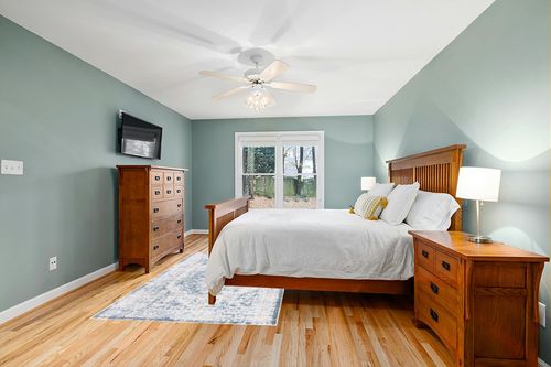 SAFAVIEH Baltimore Collection Area Rug - 5'3" x 7'6", Light Grey & Blue, Machine Washable, Shabby Chic Design, Ideal for Living Room, Bedroom, Dining Room (BAL850F-5) in Teal and Orange Wood Bedroom