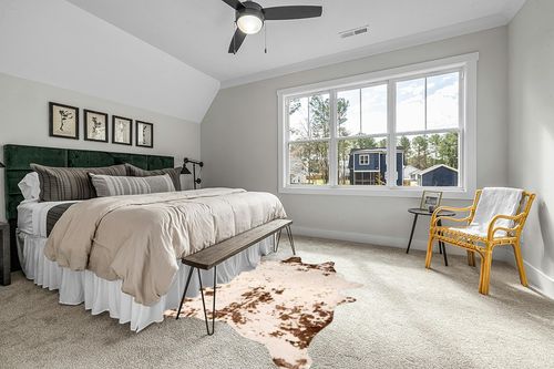 nuLOOM Iraida Contemporary Faux Cowhide Area Rug, 5' 9" x 7' 7", Brown in Grey Traditional Bedroom with King Bed