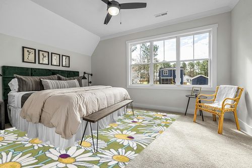 Saegertown Floral Green Area Rug Lark Manor Rug Size: Rectangle 10' x 14' in Grey Traditional Bedroom with King Bed