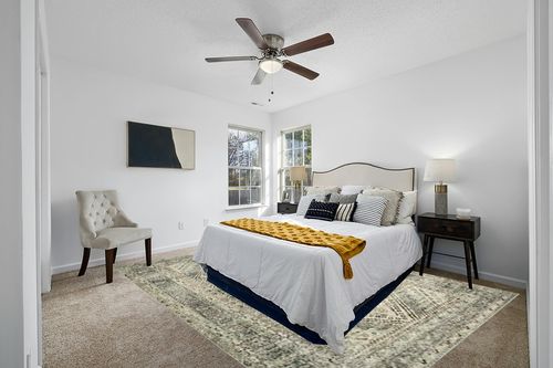 Loloi Magnolia Home by Joanna Gaines x Sinclair Natural/Sage 8'-6" x 11'-6" Area Rug in White and Yellow Modern Bedroom