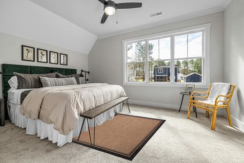 Gertmenian Indoor Outdoor Area Rug, Classic Flatweave, Washable, Stain & UV Resistant Carpet, Deck, Patio, Poolside & Mudroom, 5x7 Ft Standard, Simple Border, Black Tan, 21490 in Grey Traditional Bedroom with King Bed