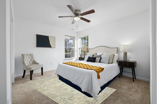 Loloi II Skye Collection SKY-14 NATURAL / SAGE, Traditional 5'-0" x 7'-6" Area Rug in White and Yellow Modern Bedroom