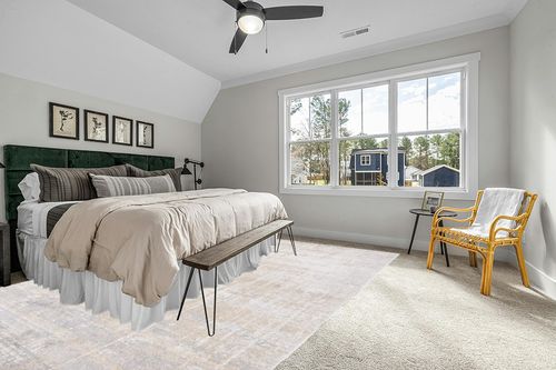 SAFAVIEH Adirondack Collection Area Rug - 10' x 14', Creme & Gold, Modern Abstract Design, Non-Shedding & Easy Care, Ideal for High Traffic Areas in Living Room, Bedroom (ADR207A) in Grey Traditional Bedroom with King Bed