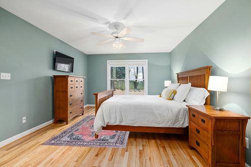 JONATHAN Y WSH201B-5 Bausch Bohemian Distressed Chenille Machine-Washable Indoor Area Rug, Classic, Mid-Century, Rustic for Bedroom,Kitchen,Living Room,Non Shedding,Easy-Washing, Pink, 5 X 8 in Teal and Orange Wood Bedroom