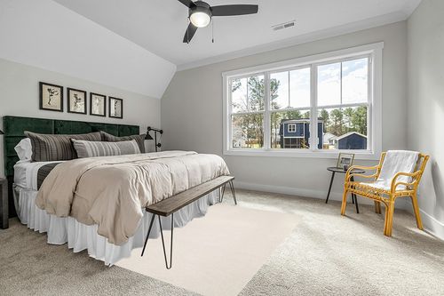 Handwoven Wool Area Rug- Natural Yarn- Contemporary Farmhouse Decor- ecofriendly Rugs for Bedroom Living Room (Ivory, 5'x8') in Grey Traditional Bedroom with King Bed