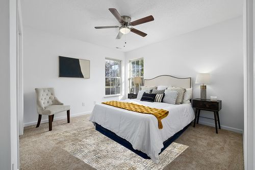 nuLOOM Chloe Abstract Contemporary Mosaic Area Rug - Beige 5' x 8' in White and Yellow Modern Bedroom