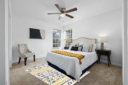 Rugshop Leiria Bohemian Geometric Area Rug 5' x 7' Yellow in White and Yellow Modern Bedroom